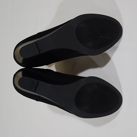 Size 8, Roebuck & Co. Black Wedge Booties - Picture 9 of 15
